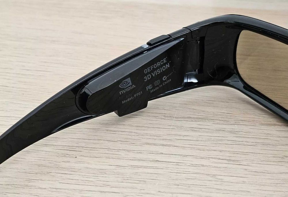 3D-очки NVIDIA GeForce 3D Vision Kit с трансмиттером
