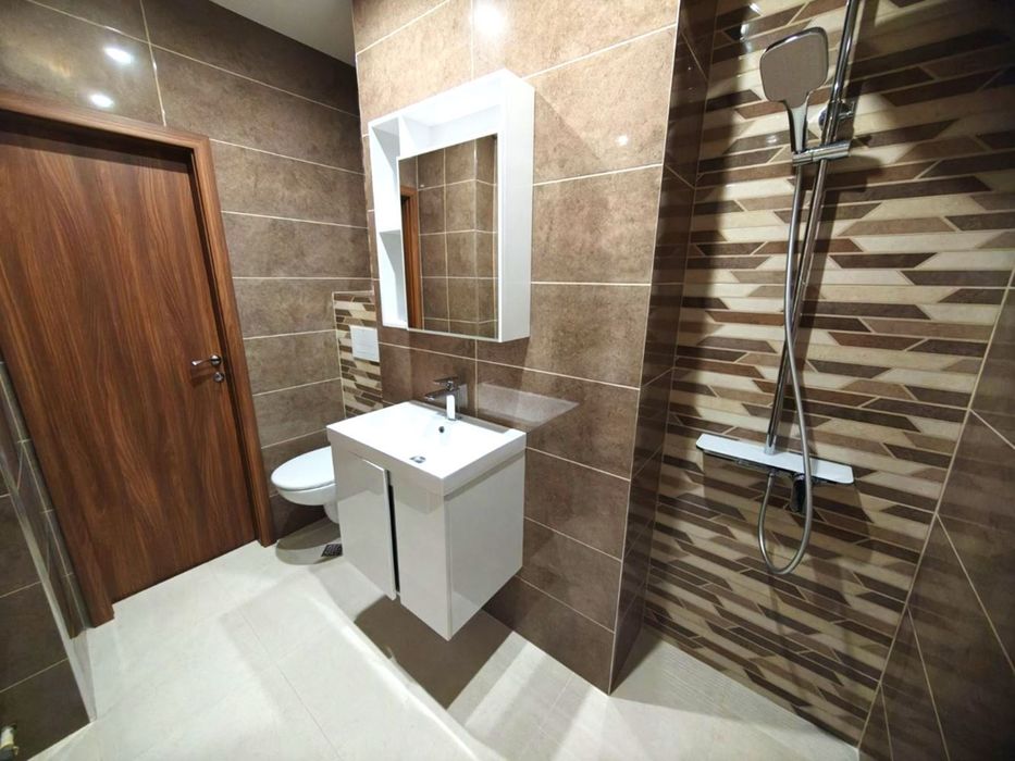 Ремонтиран тристаен апартамент в ж.к. Дружба 1!