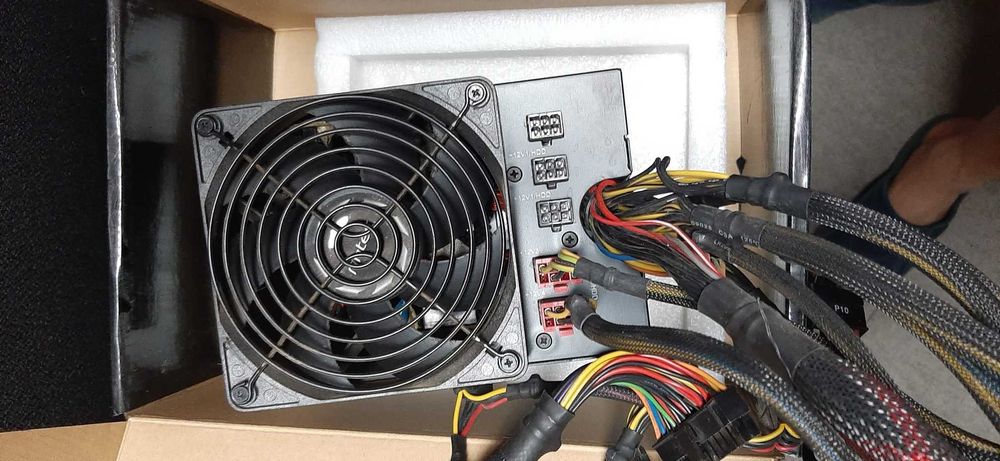 Sursa PC modulara silentioasa