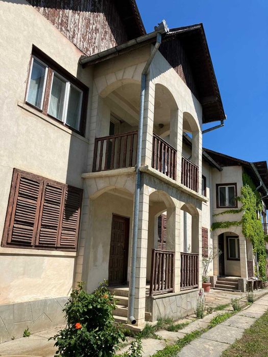 Oportunitate de investitie si locuit, pentru o familie numeroasa, comuna Bucsani, Dambovita