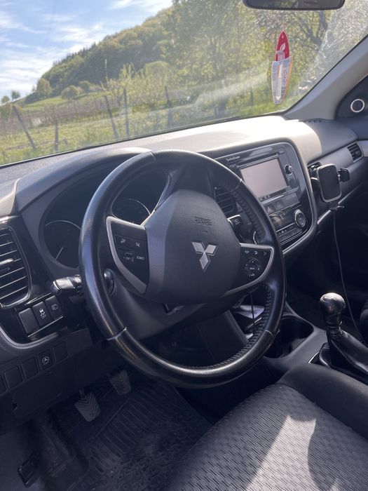 Mitsubishi Outlander 3