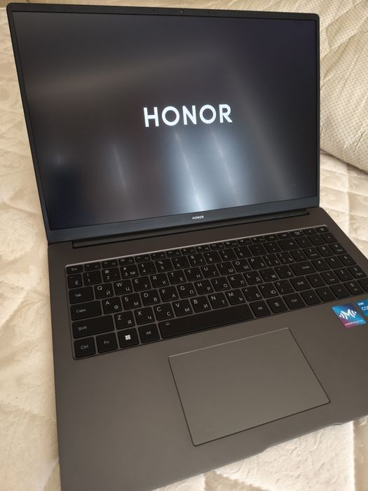 Honor magicbook x16 noviy