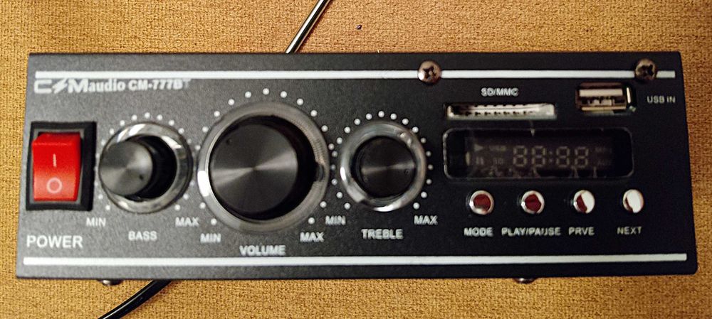 Стерео усилвател  с тунер отличен. Mощност 2 по 30w. НОВ.
