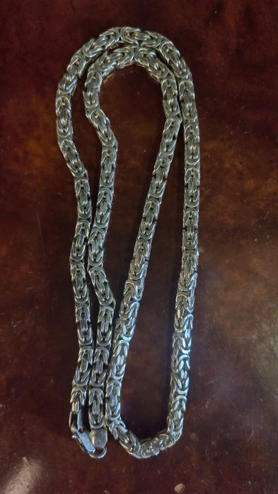 Продам серебряную цепочку. 87 гр. Длина 65 см.