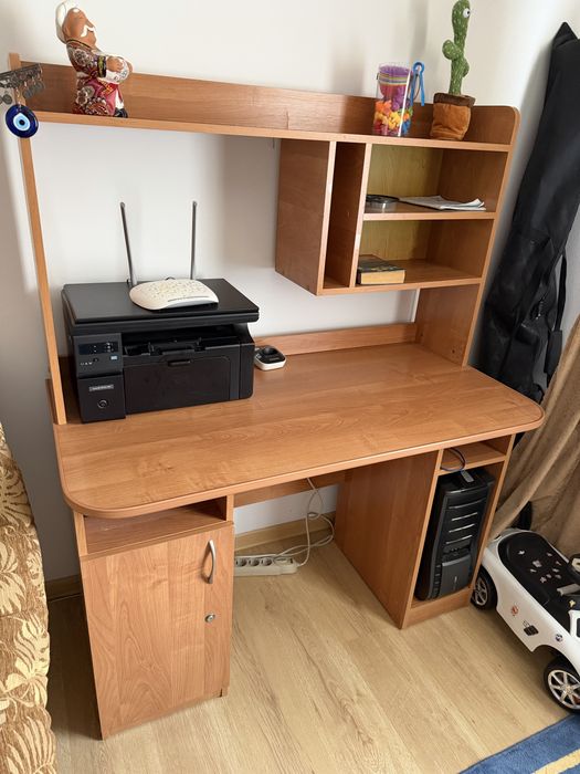 Продам стол компьютерный