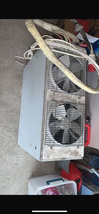 Продам оборудование для кафе.