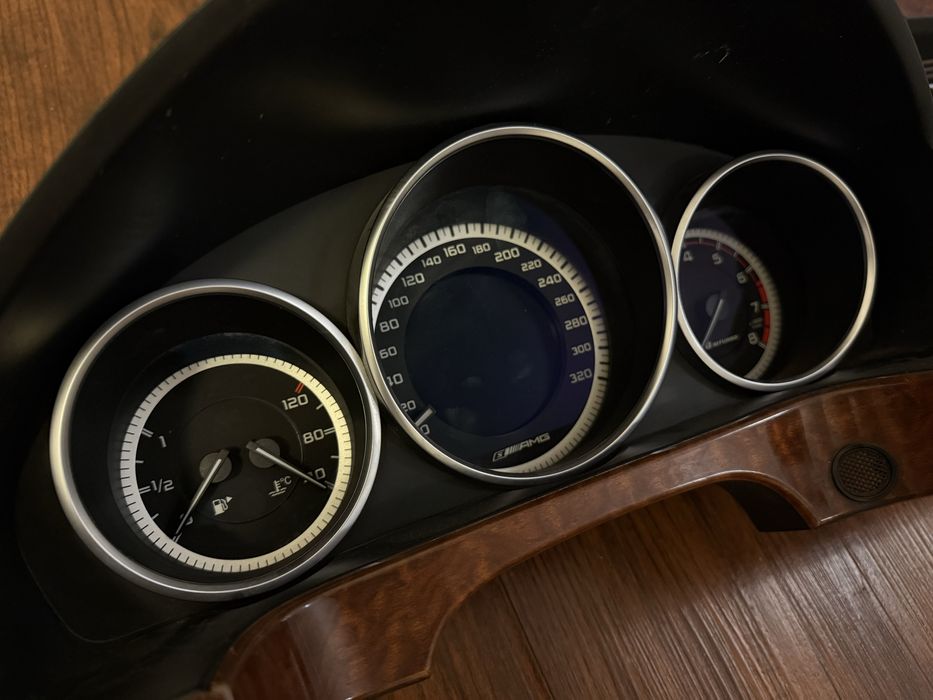 W218-W204-W212 AMG 63s табло