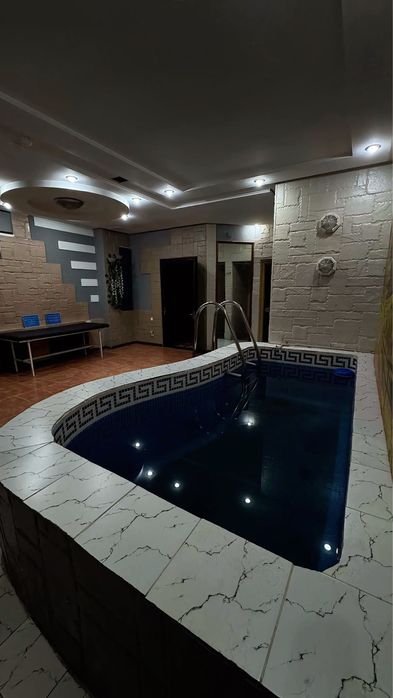 Сауна. Отдельные кабинки. Караоке.