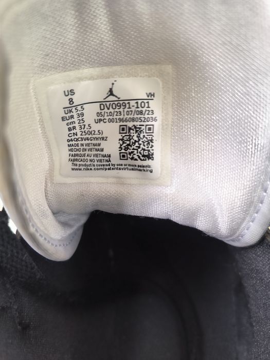 AIR JORDAN 1 MID PANDA номер 39
Panda ,1/3