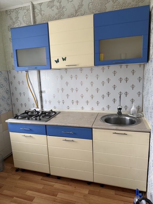 Продам кух гарнитур срочно