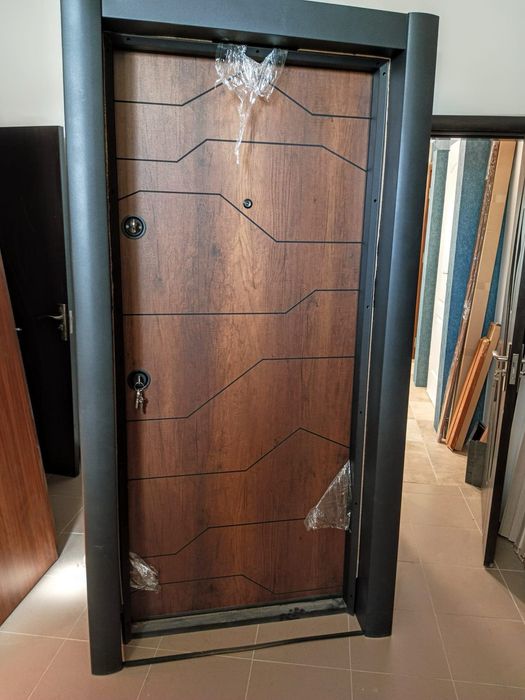 Промо врати входни блиндирани