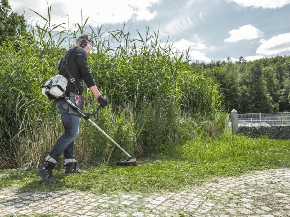 Ingrijire propietati, defrisat si tunz gazon