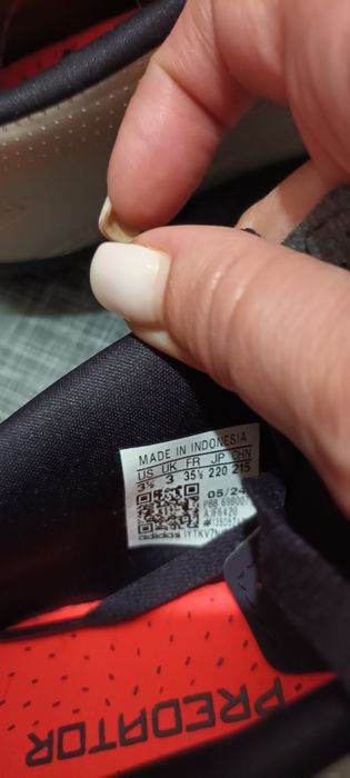 Бутонки адидас нови 35 1/2номер