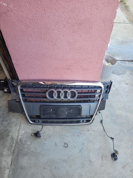 Grila centrala Audi a 4b8 cu senzori