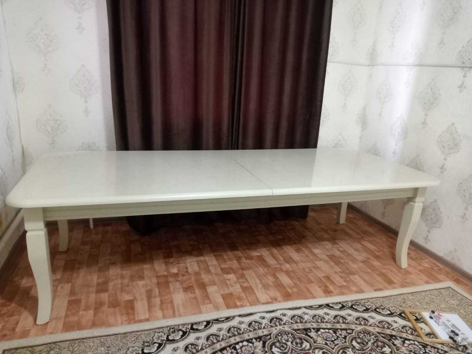 Стол сатылады, ұзындығы 3,85. Ені 110