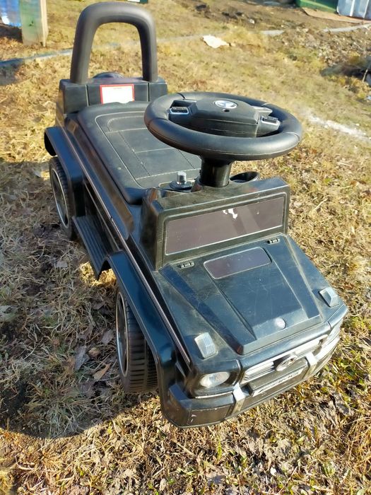 Продам машинку- самокат.