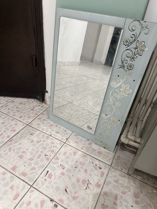 Зеркало продается