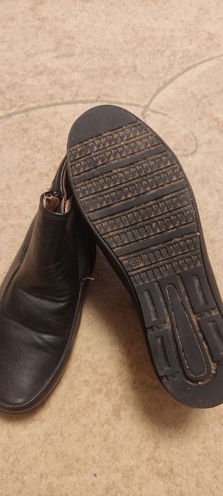 Продам ботинки мужские