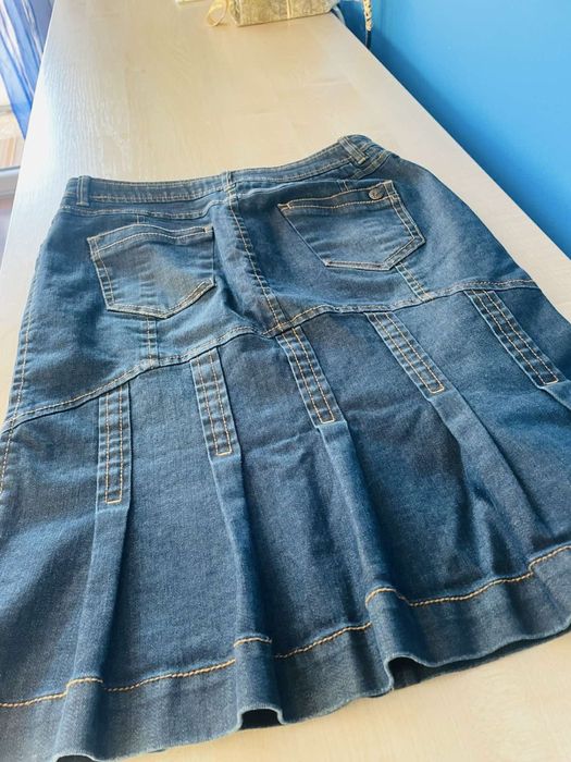 Продавам  дънкова пола