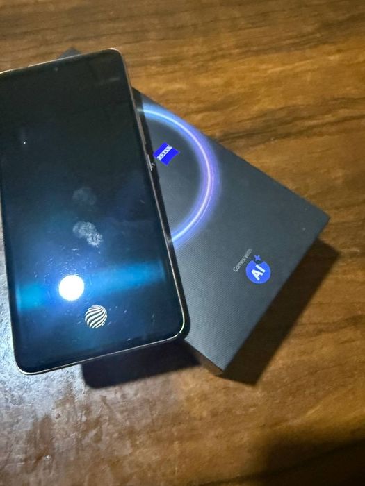 Vivo v60.    512 GB 12