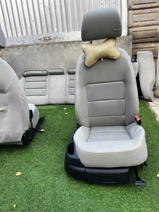 Салон за Škoda Octavia 2 – предни и задни седалки, 200 лв