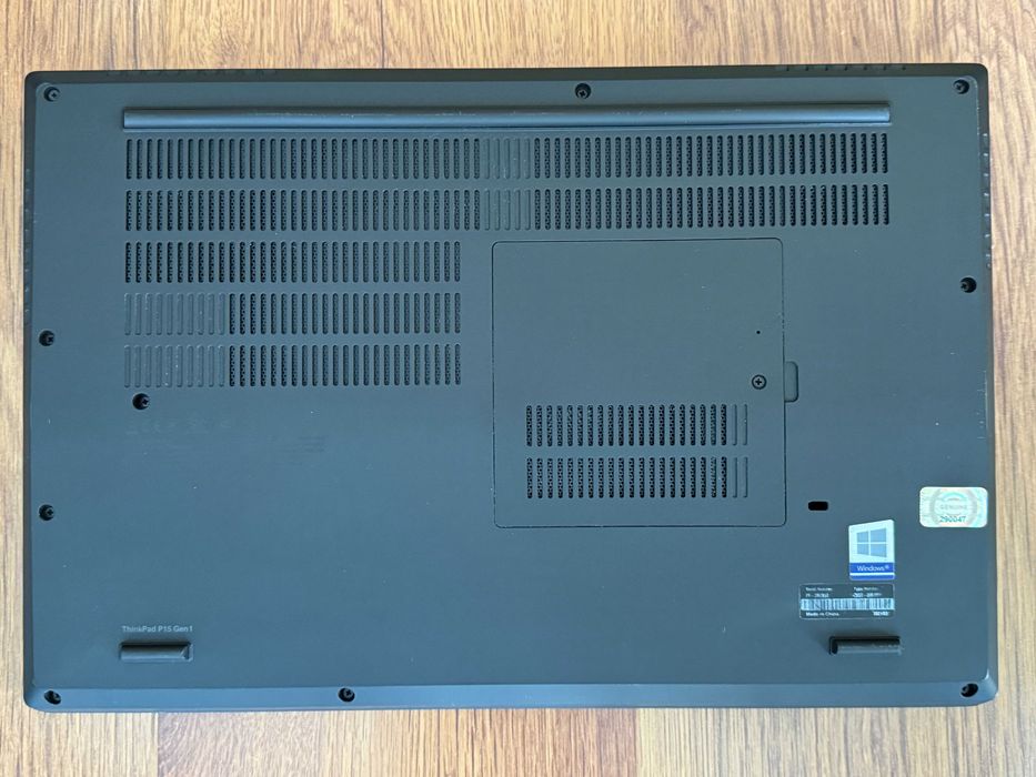 15.6' Full HD IPS Core i7-10850H Lenovo ThinkPad P15 16GB DDR4/256GB NVMe/Quadro T1000 4GB/Бат 6ч