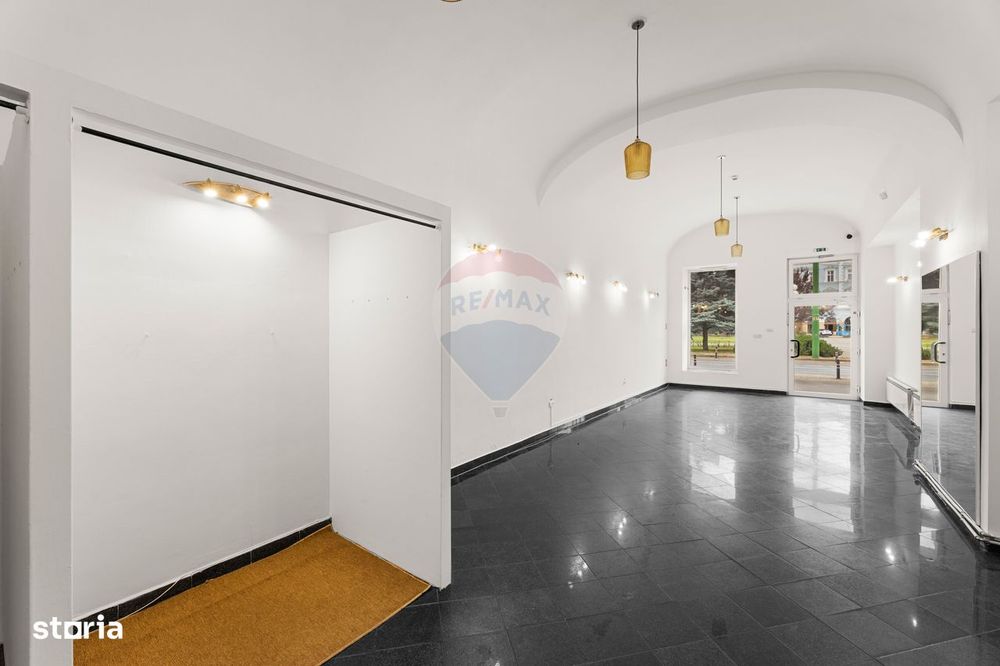 Spațiu comercial de închiriat - Piața Avram Iancu