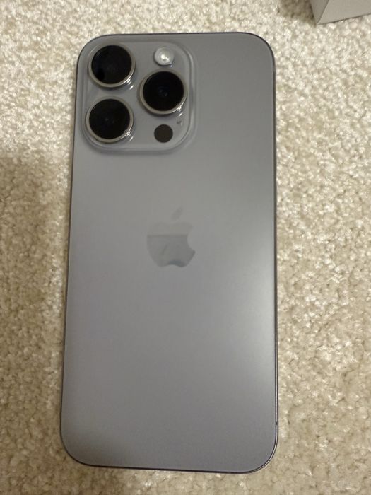 Iphone 15 pro natural titanium