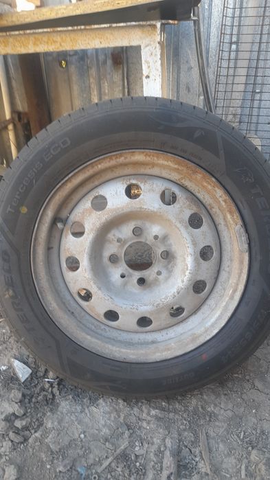 Продам шино 175/65/14