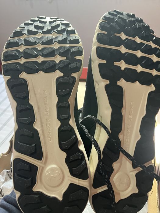 Under Armor маратонки