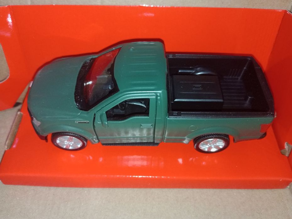 Модели машин 1/32. Green