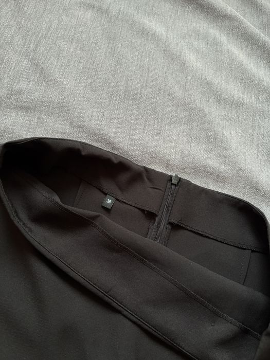 Черна дамска пола – нова (не е носена)