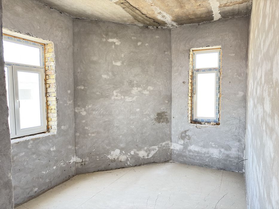 Йўл бўйича 3 хонали квартира сотилади