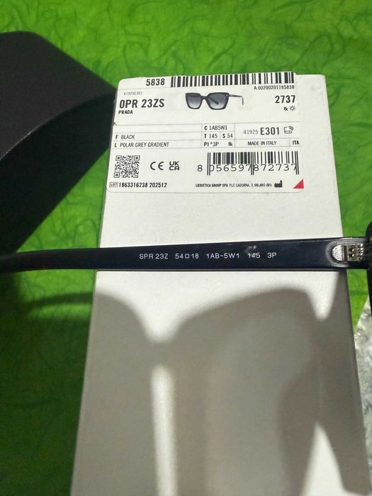 Ochelari de soare Prada !