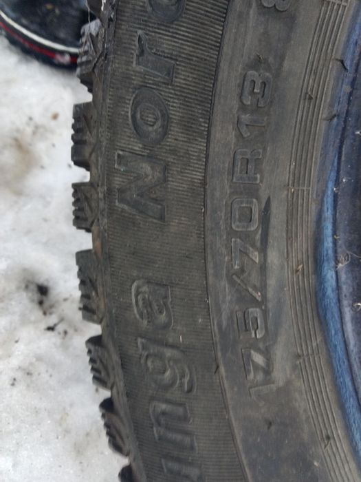 Продам шина 13 шиповные