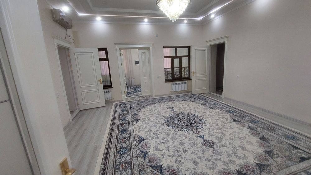 Noturar bino va uy Sotiladi Termiz shahar Yo'l yuzida