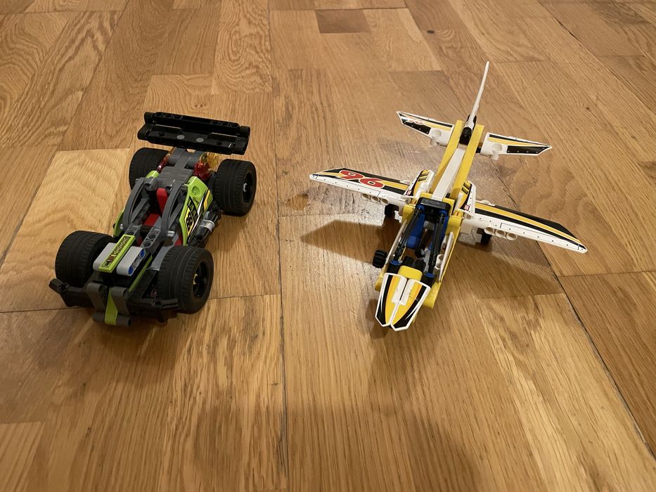 LEGO Technic Avion de acrobații 42044 și TROSC! 42072