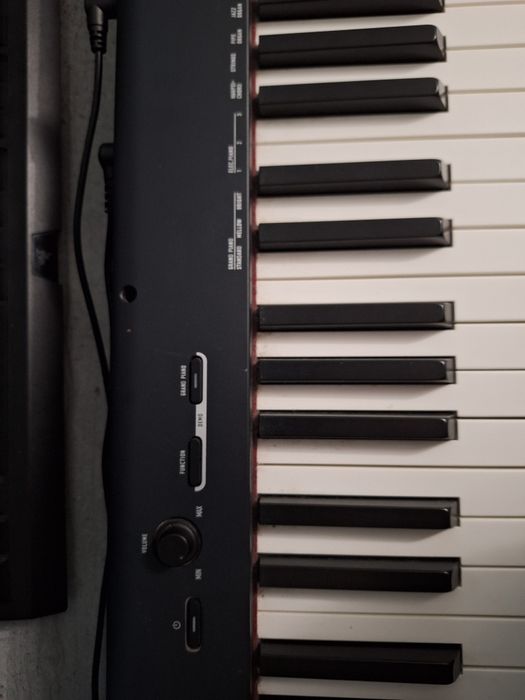 Vând pian CASIO CDP-S100BK