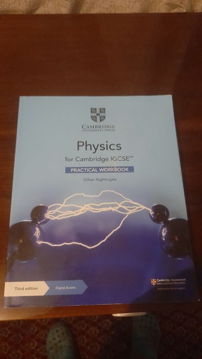 Manuale școlare cam