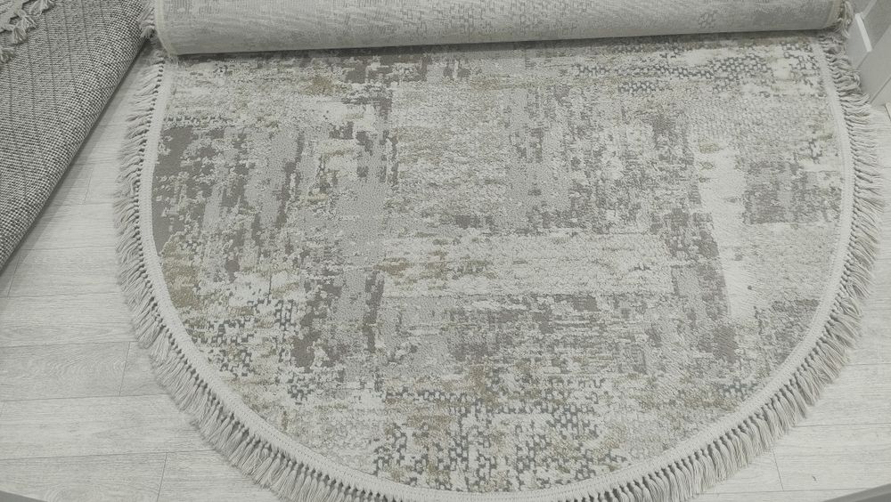 Ковры овальные одинакового размера по 15000тт