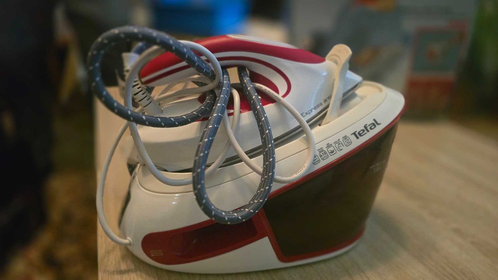 Statie de calcat Tefal Express Anti-Calc SV8030E0