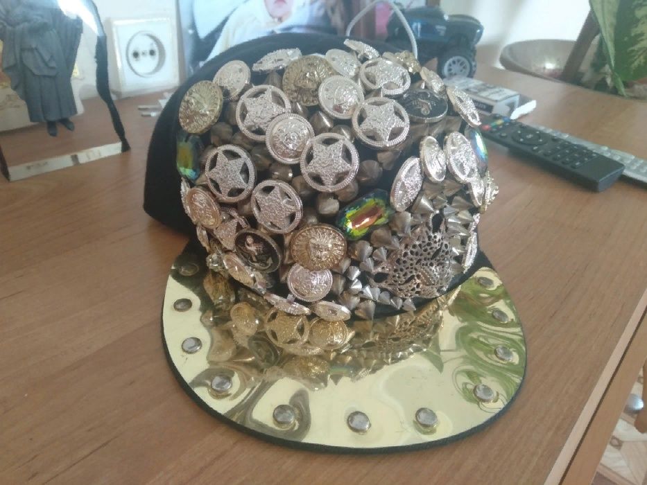 продаю бейсболку.экслюзив