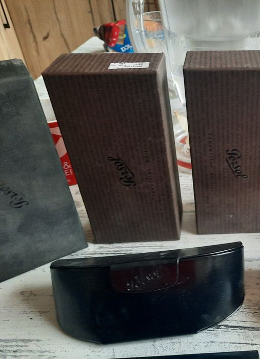 Луксозен кожен калъф за вашите очила Persol