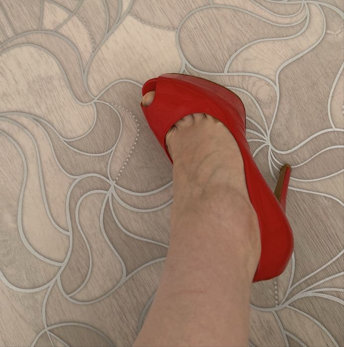 Туфли алого цвета Carlo Pazolini