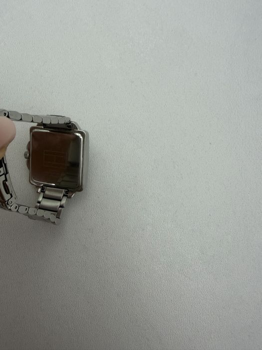 Vand ceas pentru femei original tommy hilfiger