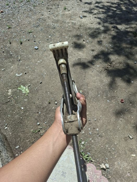Дамкрат Донкрат на машину