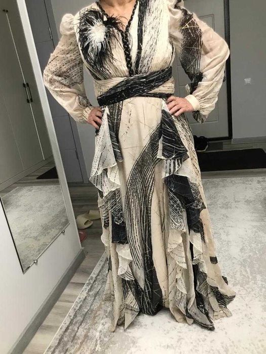 Шикарное платье р.50-52 Есть торг.