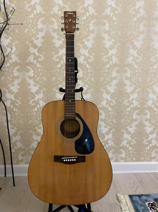 Гитара акустическая