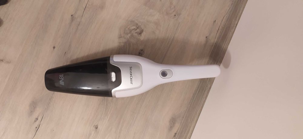 Вертикална безкабелна прахосмукачка 2 в 1, като нова, в гаранция