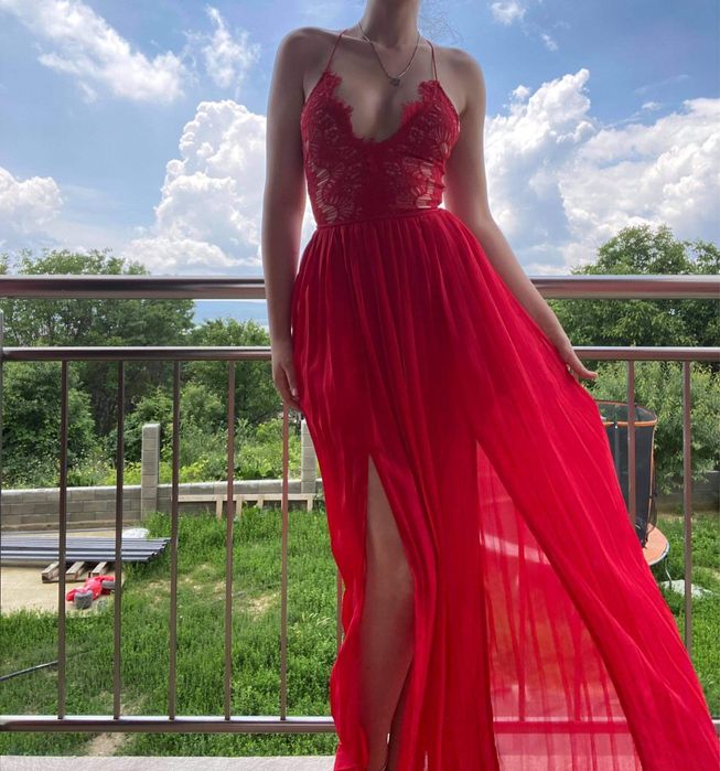 Продавам дълга елегантна рокля